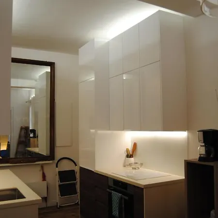 On Montmartre Street アパート *