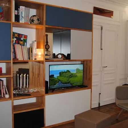 On Montmartre Street アパート *