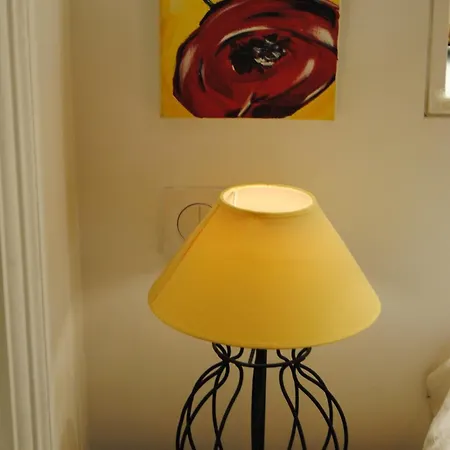 On Montmartre Street パリ