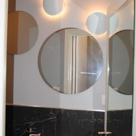 On Montmartre Street アパート *